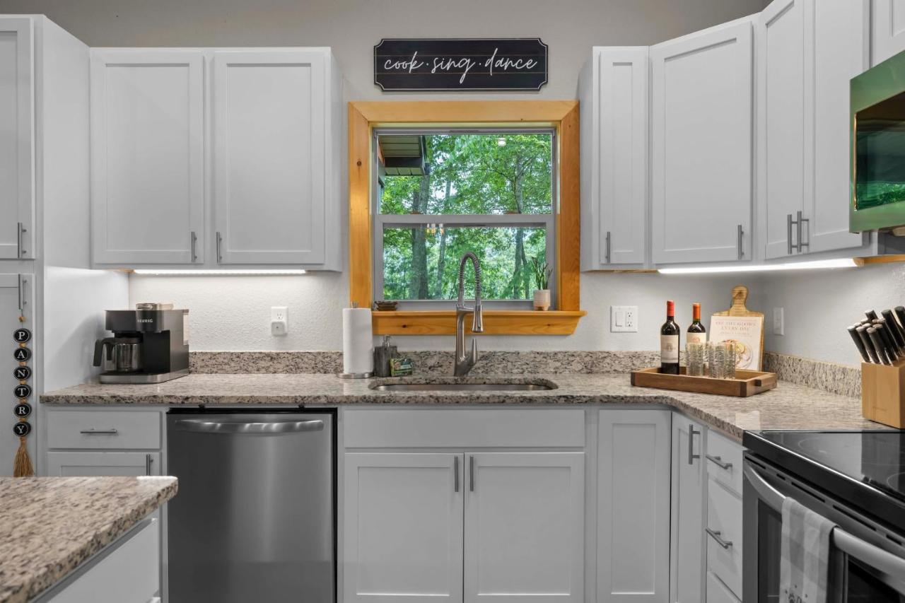 Stunning Views, Superb Atmosphere, Modern Amenities, In The Middle Of Nature Bryson City Exterior foto